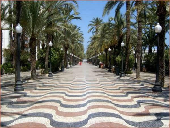 Hostal San Fernando Alicante Exteriör bild